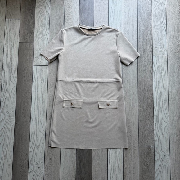 Zara Cream Mini Dress with Short Sleeves - Picture 2 of 6